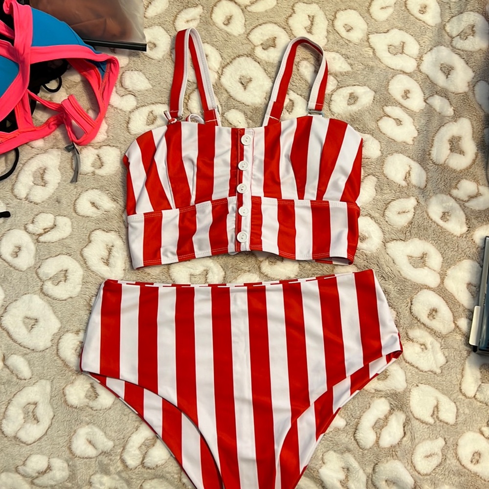 High waisted 2 piece bathing suit